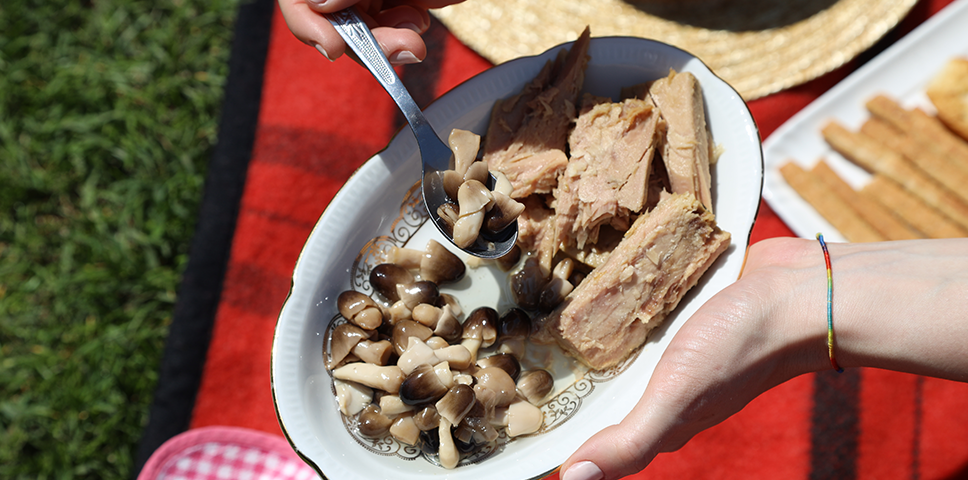 Tonno e funghi porcini: l’incontro perfetto tra mare e terra