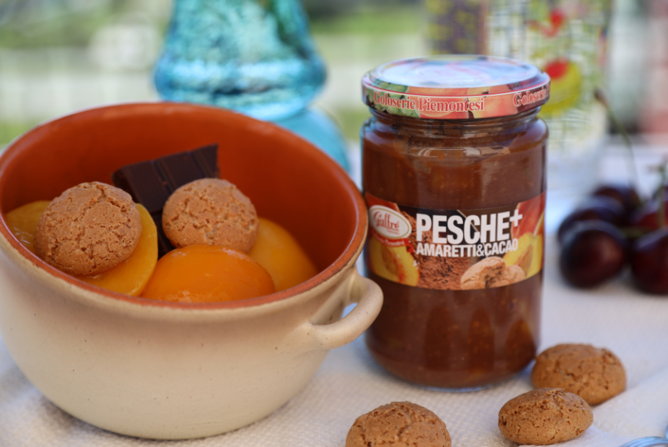 Pesche amaretti e cacao